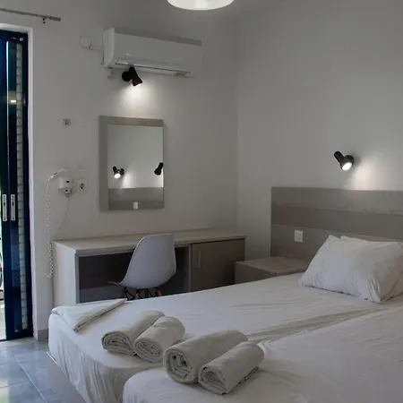 Апарт-отель Harriets 3*