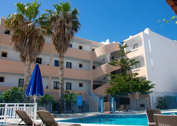 Harriets Aparthotel 3*